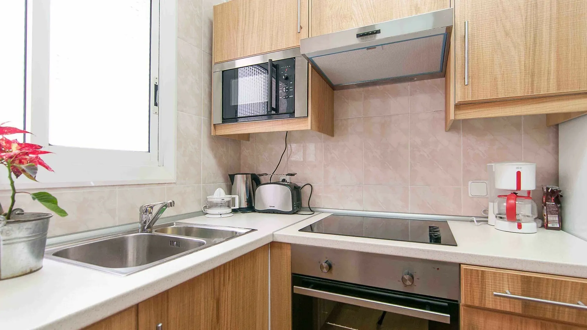 Go Bcn Apartments Gran Via 바르셀로나 0*,  스페인
